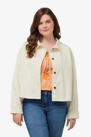 Ulla Popken Between-Season Jacket in White: front