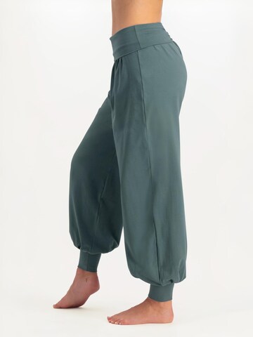 Urban Goddess Yoga & Activewear Loose fit Harem Pants 'Rhea Yoga Broek' in Green
