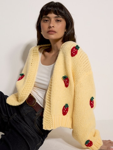 Cardigan Apricot en jaune