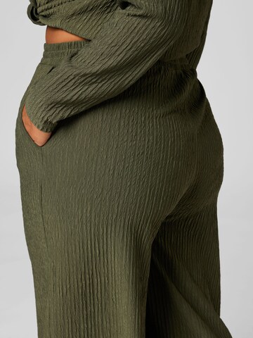 Guido Maria Kretschmer Curvy Wide leg Pants 'Hetty' in Green