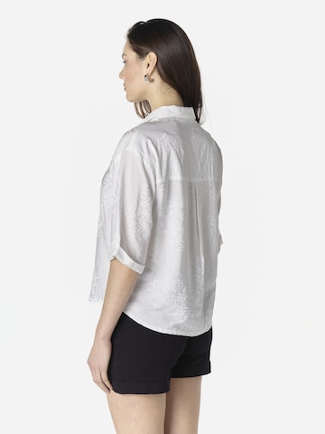 KOROSHI - Blusa en blanco