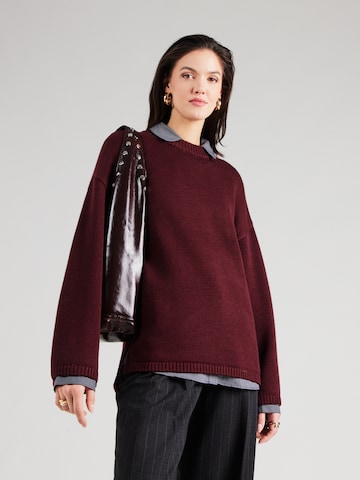 Pulover de la & Other Stories pe roșu: față