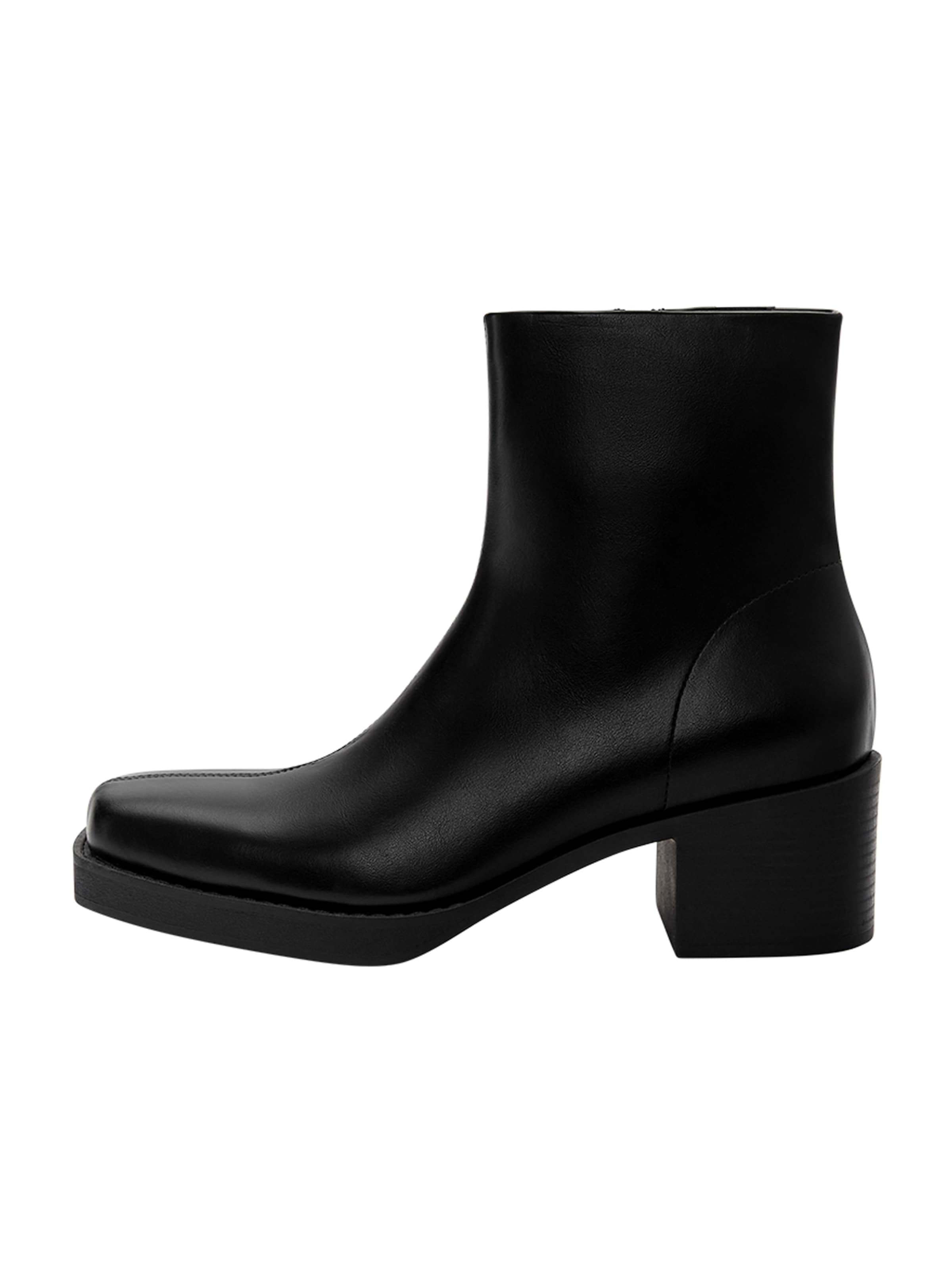 Pull&Bear Boot in Black