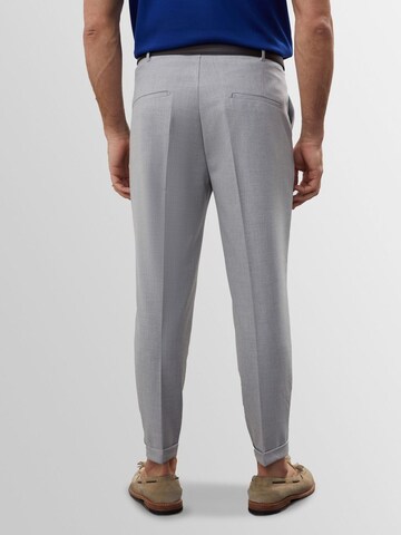 Tapered Pantaloni con piega frontale di Antioch in grigio