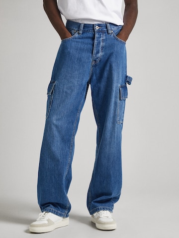 Pepe Jeans Loose fit Cargo Jeans in Blue: front