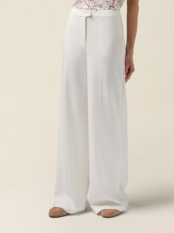 oltre - Ropa ancha Pantalón en blanco