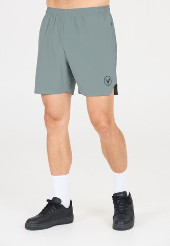 Virtus Regular Shorts 'Spier' in Grün: Vorderseite