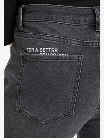 Cartoon Slim fit Jeans in Black