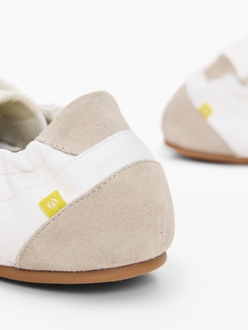 balts Desigual Zemie brīvā laika apavi