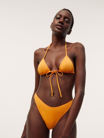 Kendall for ABOUT YOU Triangel Bikini 'Lani' in Orange