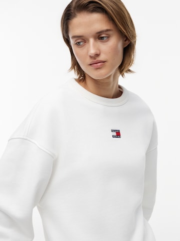 Tommy Jeans Collegepaita värissä valkoinen