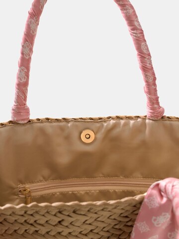 GUESS Handbag in Mixed colors