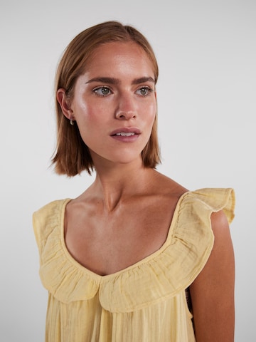 Robe d’été 'Lelou' PIECES en jaune