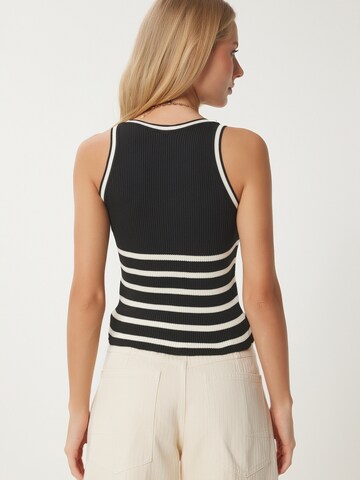 Happiness İstanbul Плетен топ в черно