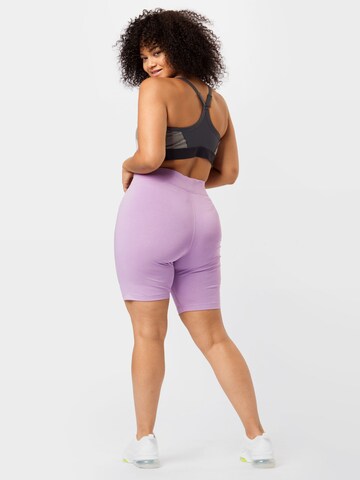 Nike Sportswear - Skinny Leggings em roxo