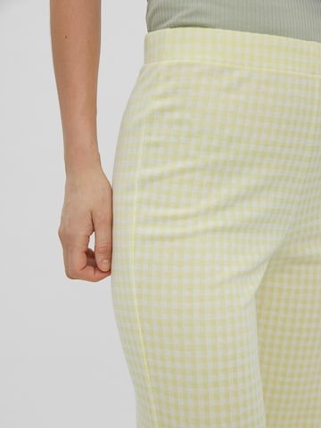 regular Pantaloni 'Kida' di VERO MODA in giallo