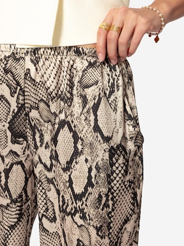 SASSYCLASSY Wide leg Pants in Brown