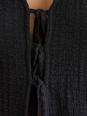 Hiccup Blouse in Black