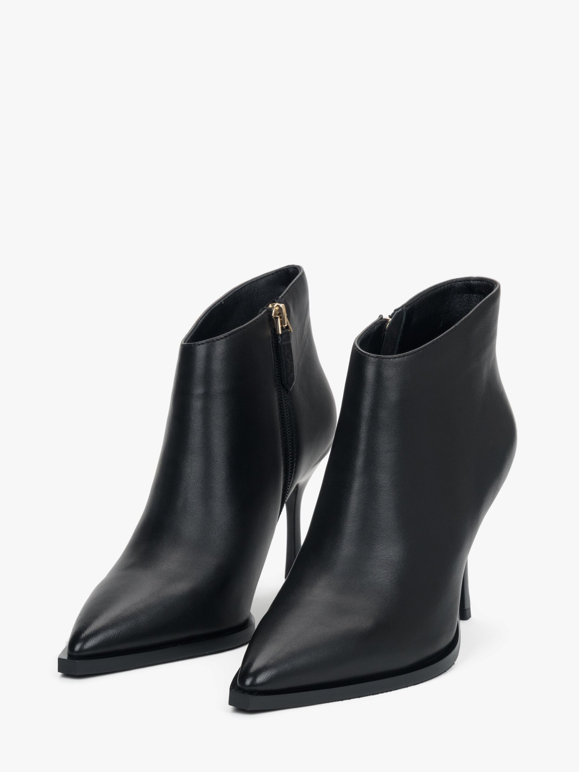 Estro Booties '690-801' in Black