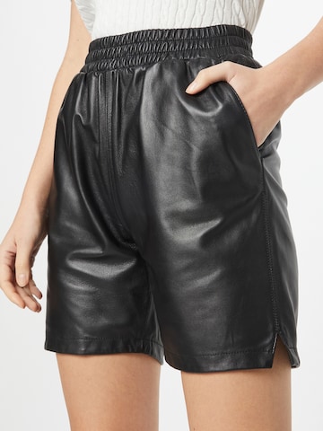 OAKWOOD Regular Shorts 'FOLY' in Schwarz