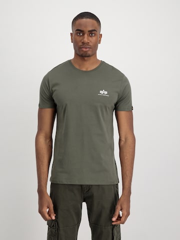 Coupe regular T-Shirt ALPHA INDUSTRIES en vert : devant