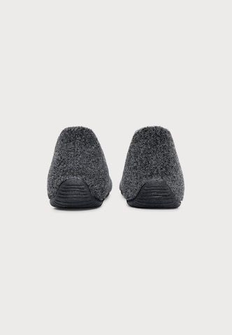 Pantoufle 'YOI PICOS' VERBENAS en gris