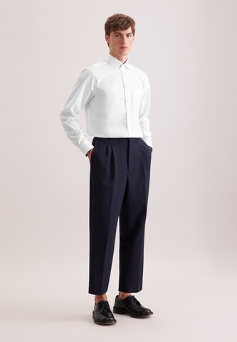 Coupe regular Chemise business 'SMART ESSENTIALS' SEIDENSTICKER en blanc