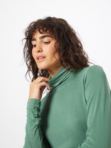 Urban Classics Shirt in Green