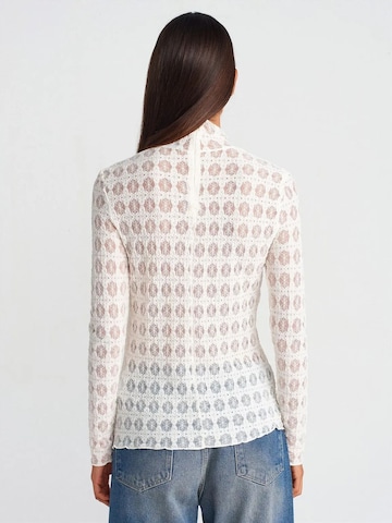 Dilvin - Blusa em branco