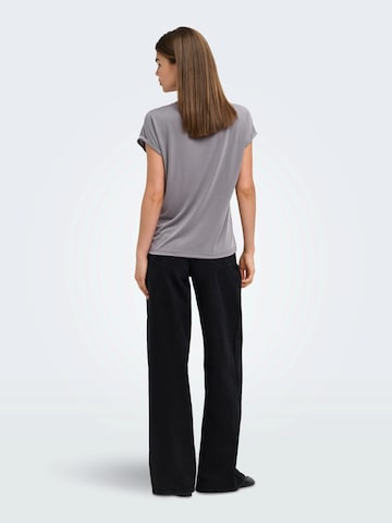 T-shirt 'ONLFREE NEW' ONLY en gris