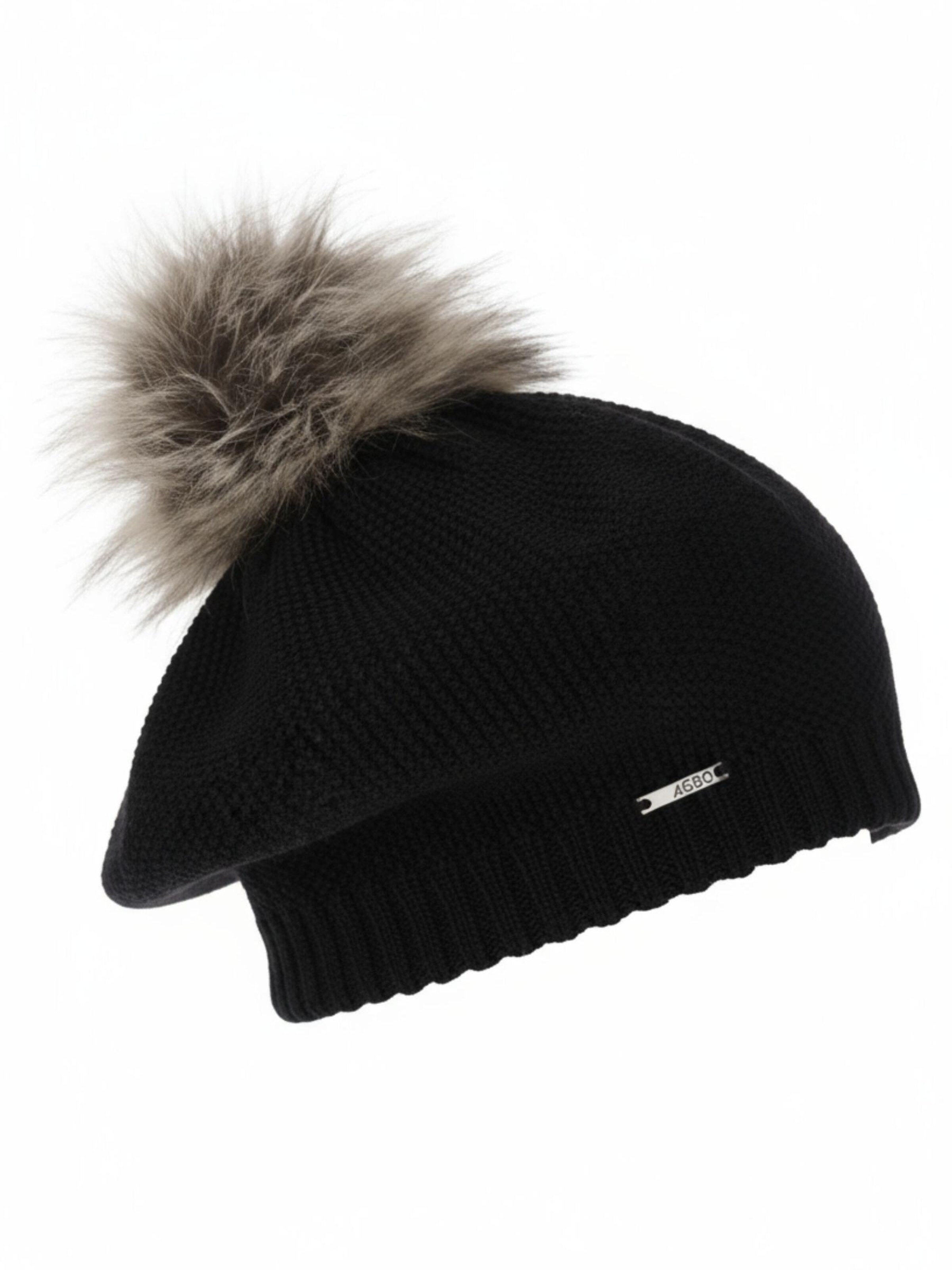 Maxte Beanie in Black