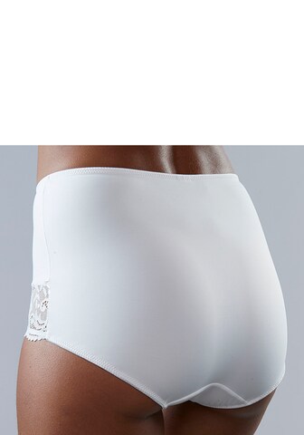 NUANCE Boyshorts in White