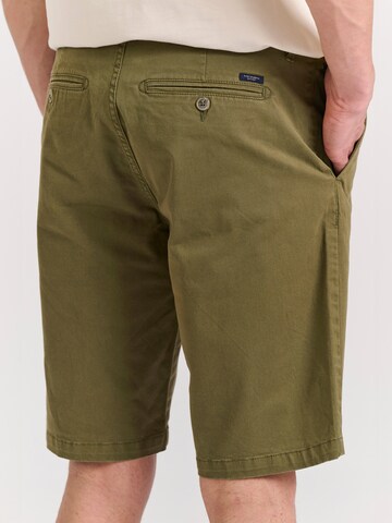 Funky Buddha Regular Shorts in Grün