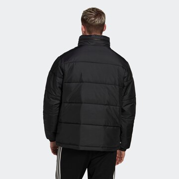 ADIDAS ORIGINALS Winterjacke 'Essentials Padded ' in Schwarz