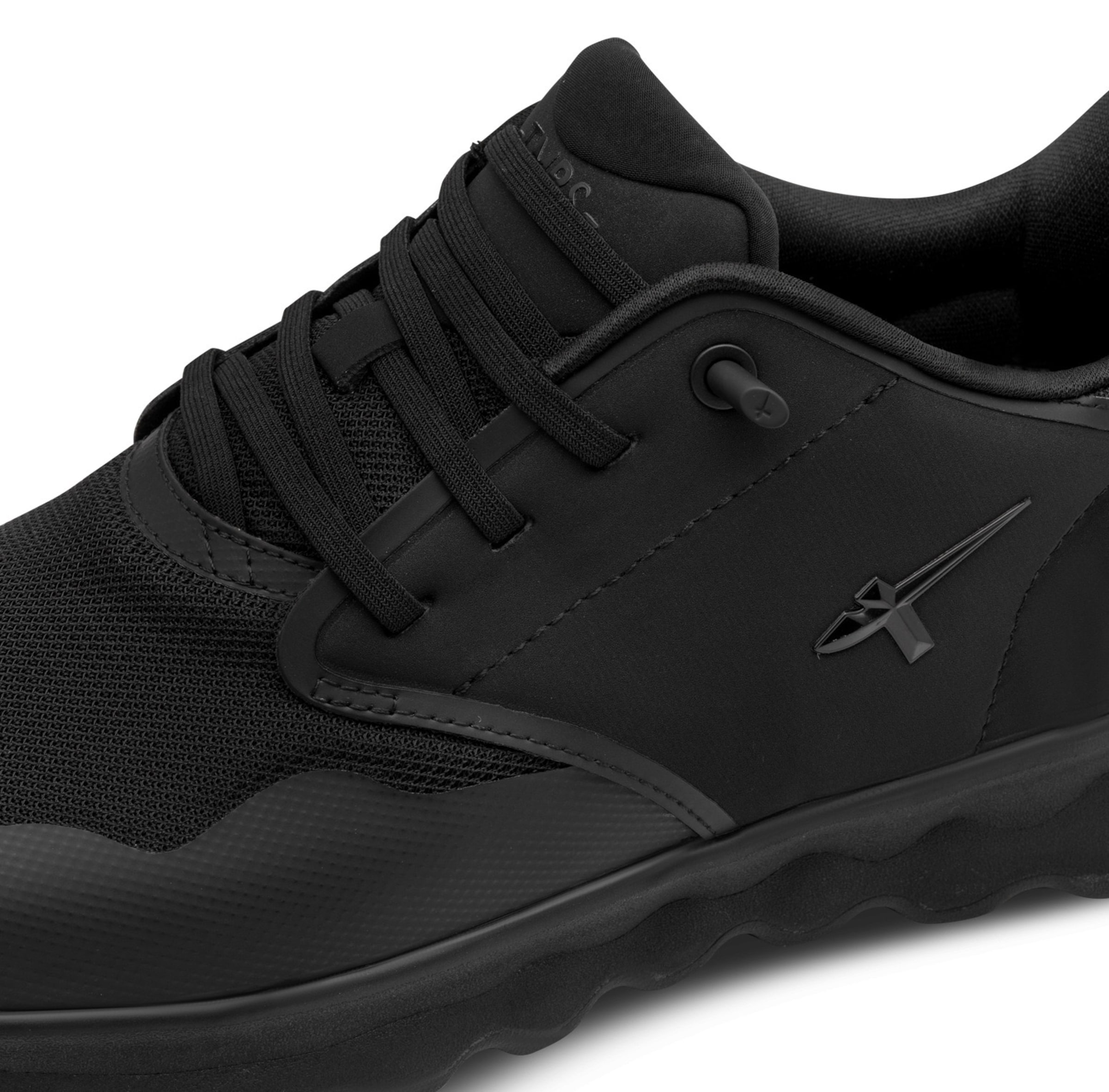 juoda Tamaris Sportbačiai be auliuko