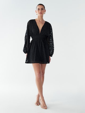 Rochie 'Gracie' de la BWLDR pe negru: față