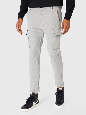 Lindbergh Regular Cargo Pants in Grey: front