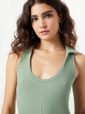 BDG Urban Outfitters Kleit 'MARIE', värv roheline