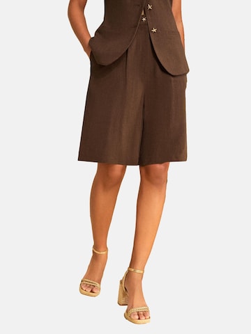 love & roses Pleat-Front Pants in Brown: front