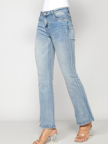 KOROSHI Flared Jeans in Blue: front