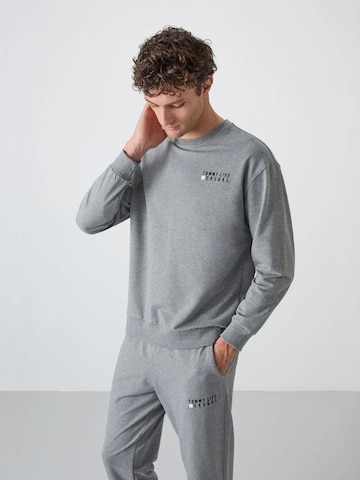 Tommy Life - Fato de jogging em cinzento