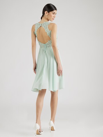 Rochie de cocktail de la APART pe verde