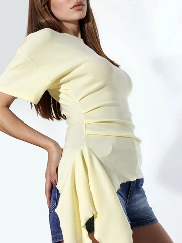 Busem T-Shirt in Gelb
