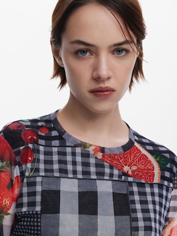 Desigual - Camiseta en negro
