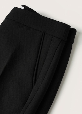 MANGO Slimfit Kalhoty – černá