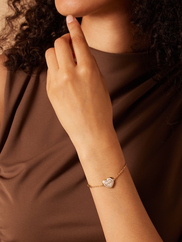 GUESS Bracelet in Gold: front