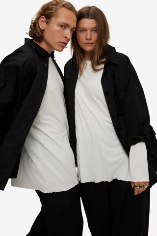 Studio Untold Between-Season Jacket in Black: front