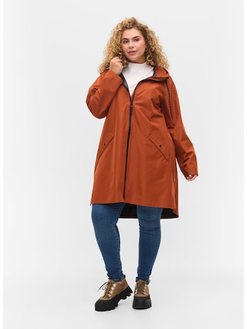 Manteau fonctionnel 'Caklara' Zizzi en marron