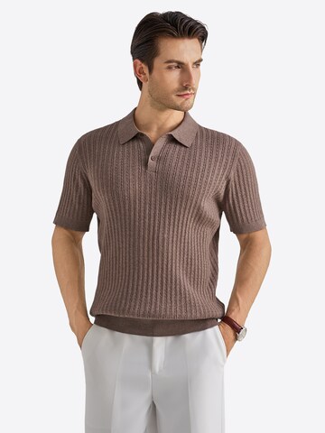 Vantory Sweater in Brown: front