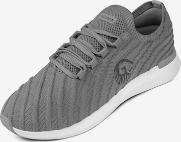 Baskets basses GIESSWEIN en gris : devant